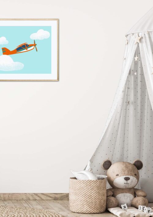 Tableau de l'avion d'Au sommet "In the sky" DENADDA Affiche avion minimaliste dans un cadre, dessin d'un avion dans les nuages, poster, décoration murale, intérieur, tableau d'une illustration minimaliste de DENADDA.