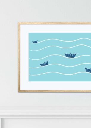 Affiche minimaliste dans un cadre, dessin de cocottes en papiers sur la mer, poster, décoration murale, intérieur, tableau d'une illustration minimaliste de DENADDA.