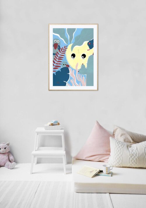 Tableau d'une tortue de mer "Eya et ses amis" DENADDA Affiche tortue de mer Eya dans un cadre, dessin d'une tortue avec ses amis, poster, décoration intérieur, tableau d'une illustration minimaliste de DENADDA.