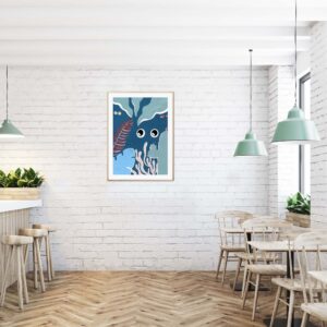 Affiche tortue de mer Eya dans un cadre, dessin d'une tortue de mer dans la nuit, poster, décoration intérieur, tableau d'une illustration minimaliste de DENADDA.
