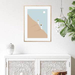 Affiche zen dans un cadre, deux femmes font l'ascension d'une dune, poster, décoration intérieur, tableau d'une illustration minimaliste de DENADDA.