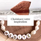 Bracelet message personnalisé. Bijou en perle d'eau douce avec lettres dorés. DENADDA