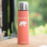 Thermos avec bouton poussoir, gourde à thé soft touch de 500ml. La douceur est une force avec l'ours KIKI de DENADDA