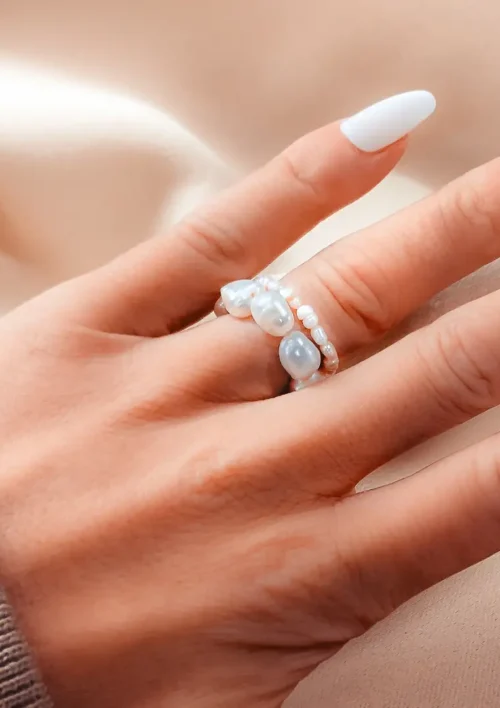Bague en perles d'eau douce - Alma Bague en perles d'eau douce. Alma de la collection bijoux DENADDA