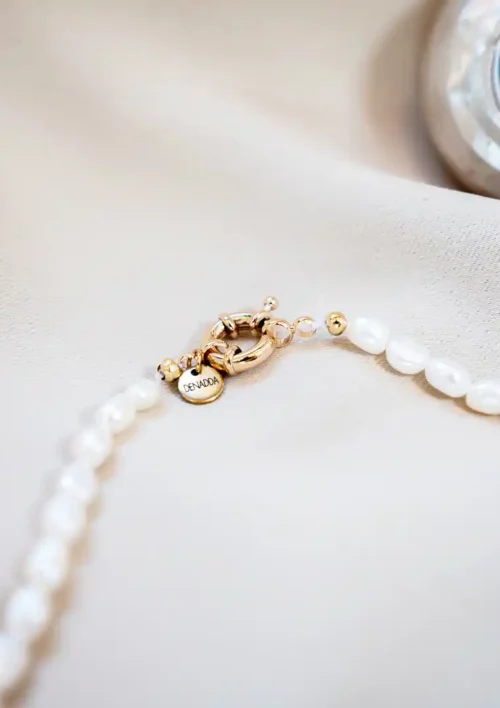 Collier en perles d'eau douce - Pure Collier perles d'eau douce avec fermoir plaqué or. Bijou hand made DENADDA