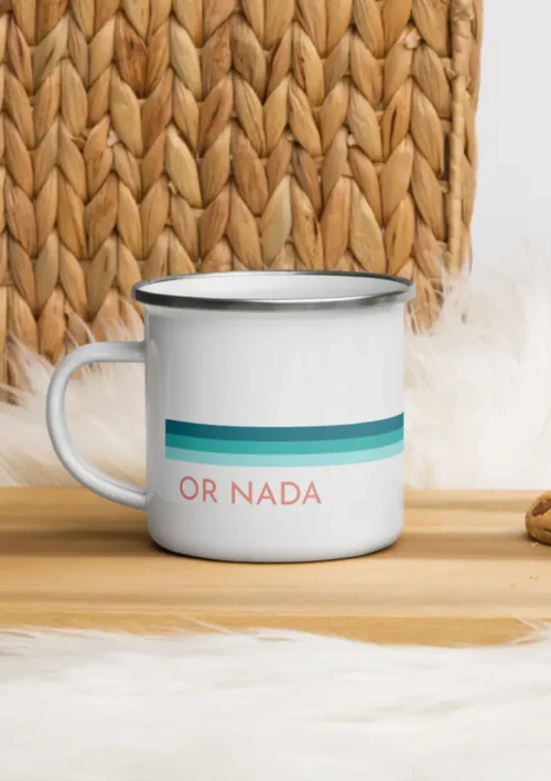 Mug - Denadda or Nada Joli mug émaillé vintage blanc avec design sunset. Collection DENADDA
