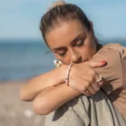Bracelet en perles d'eau douce. Ondine un bijou pour femme de la collection Pure de DENADDA.
