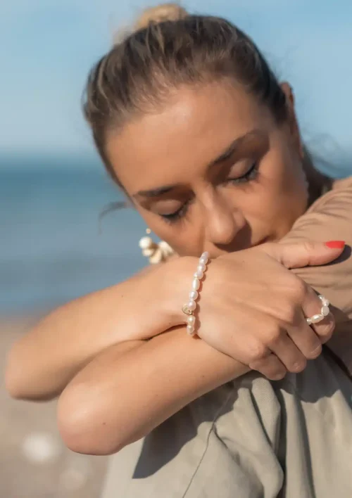 Bracelet perles d'eau douce - Ondine Bracelet en perles d'eau douce. Ondine un bijou pour femme de la collection Pure de DENADDA.