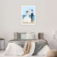 Affiche personnalisée dans un cadre. Mariage d'un couple au bord de la mer. Illustration dessinée par DENADDA.