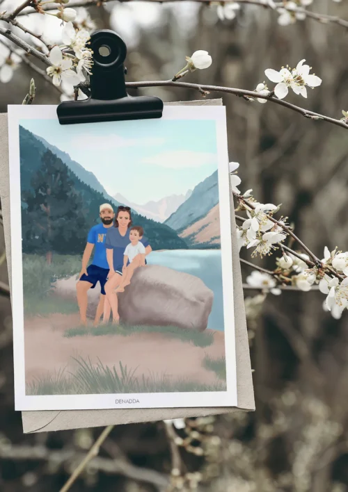 Illustration personnalisée famille Illustration personnalisée d'une famille de 2 personnes et 1 enfant sur un fond illustré à coté d'un lac à la montagne. Une affiche personnalisée par Denadda.
