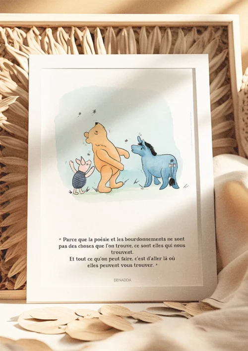 Cadre Winnie l'ourson et la poésie Cadre Winnie l'ourson et la poésie. Une illustration de Denadda inspirée par A.A. Milne & E.H. Shepard.