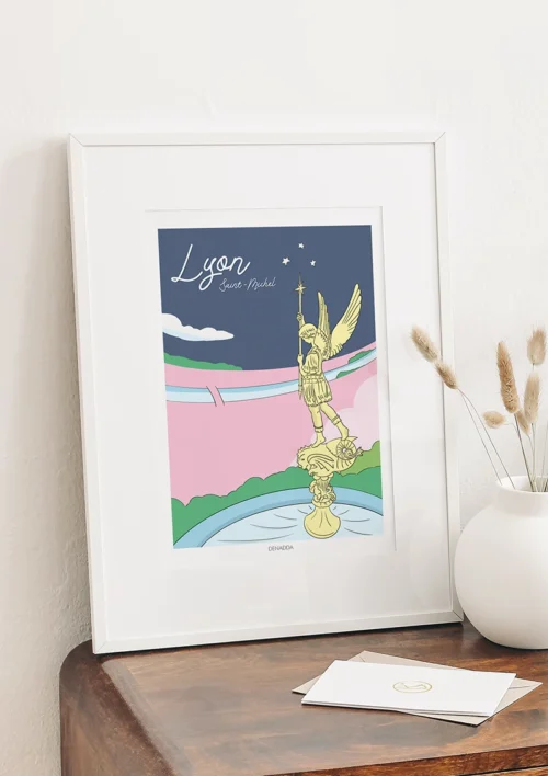 Cadre Lyon minimaliste "Saint-Michel" Cadre de Lyon dans un style minimaliste illustré avec la statue de l'archange Saint-Michel. Denadda