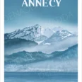 Affiche personnalisée paysage du lac d'Annecy avec ses montagnes en hiver. Illustration dessinée par Denadda à l’aide d’une palette de couleurs bleues.