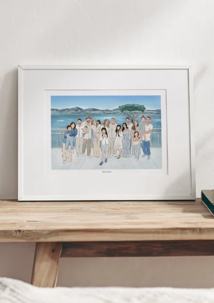 Cadre personnalisé famille nombreuse de 17 personnes au bord de la mer avec la montagne en arrière-plan. Un dessin sur mesure réalisé par Denadda à partir d’une photo, idéal pour une décoration de salon ou un cadeau de fête des grands-parents.