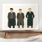 Affiche personnalisée Peaky Blinders, un portrait sans visage de 3 personnes sur fond uni. Illustration minimaliste personnalisée par Denadda.