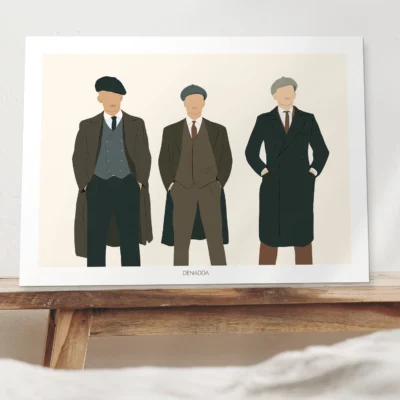 Affiche personnalisée Peaky Blinders, un portrait sans visage de 3 personnes sur fond uni. Illustration minimaliste personnalisée par Denadda.