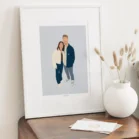 Cadre personnalisé couple sans visage sur fond bleu uni. Illustration personnalisée minimaliste réalisée par Denadda à partir d'une photo pour un cadeau d'anniversaire comme décoration de chambre.