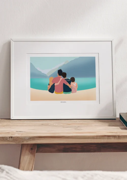 Cadre personnalisé famille de dos - Illustration minimaliste Cadre personnalisé famille de dos 4 personnes assis au bord d'un lac avec montagne en arrière-plan - Portrait de famille de dos personnalisé par Denadda dans le style illustration minimaliste à partir de plusieurs photos.