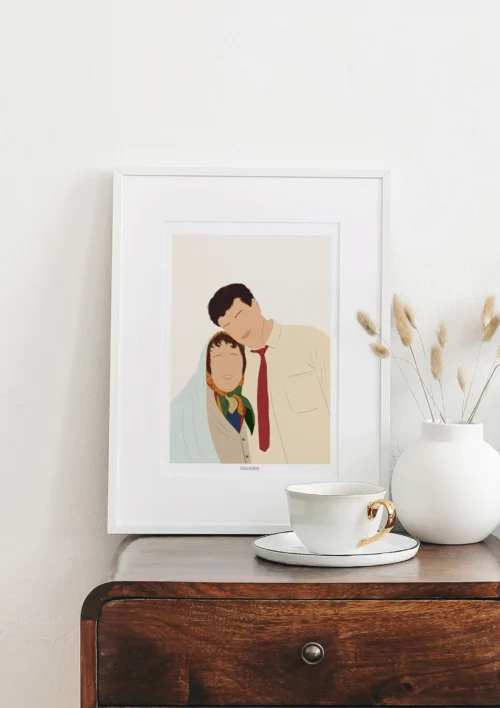 Cadre personnalisé famille sans visage - Illustration minimaliste Cadre personnalisé famille sans visage sur fond uni. Illustration personnalisée minimaliste réalisée par Denadda à partir d'une photo pour un cadeau de fête des mères comme décoration murale d'une chambre.