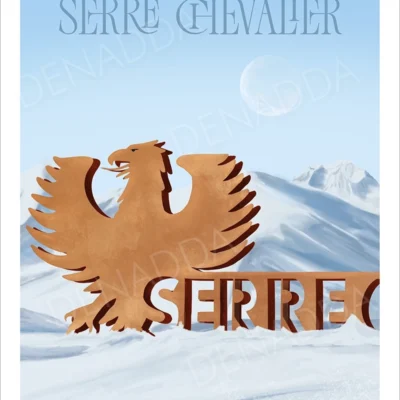 Affiche Serre Chevalier avec l’aigle emblématique des Hautes-Alpes, devant les sommets enneigés et le ciel clair de la vallée de Briançon. Une illustration d'hiver réalisée par Denadda.