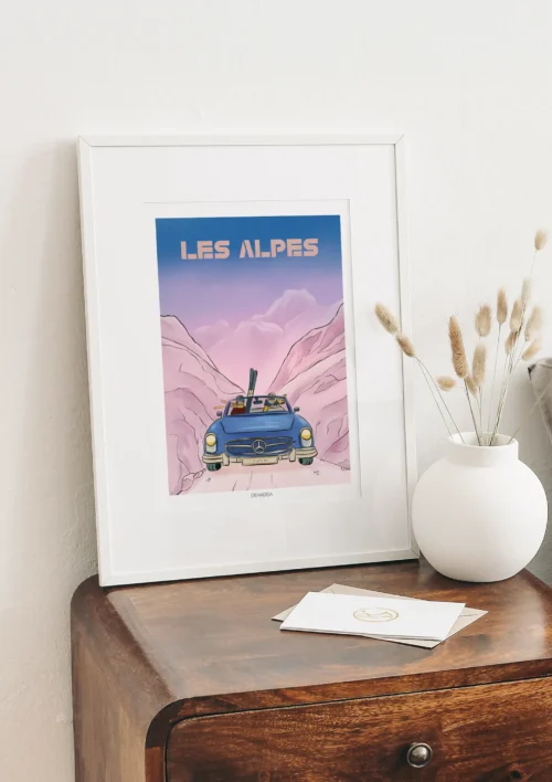 Cadre Alpes “Voiture vintage et skis dans les montagnes” Cadre Alpes avec voiture vintage et skis, illustration style bande dessinée, une création Denadda