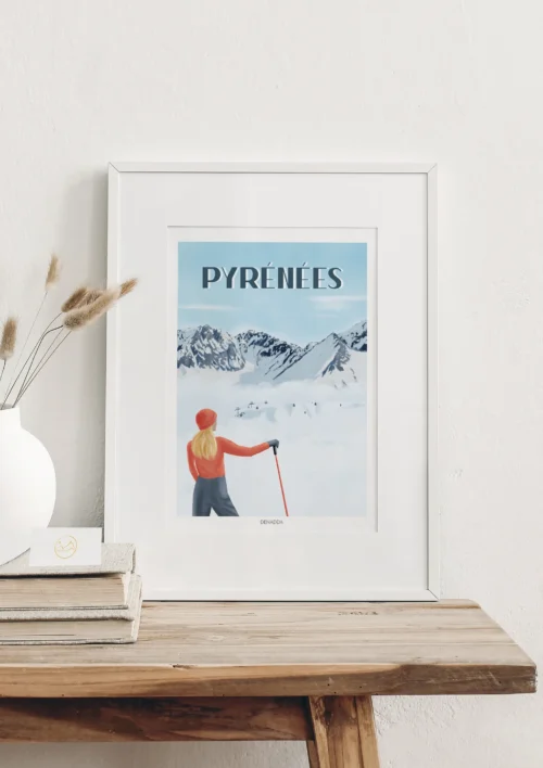 Cadre Pyrénées "Vue sur les sommets" Cadre Pyrénées, illustration de montagne enneigée avec skieuse de dos, création Denadda.