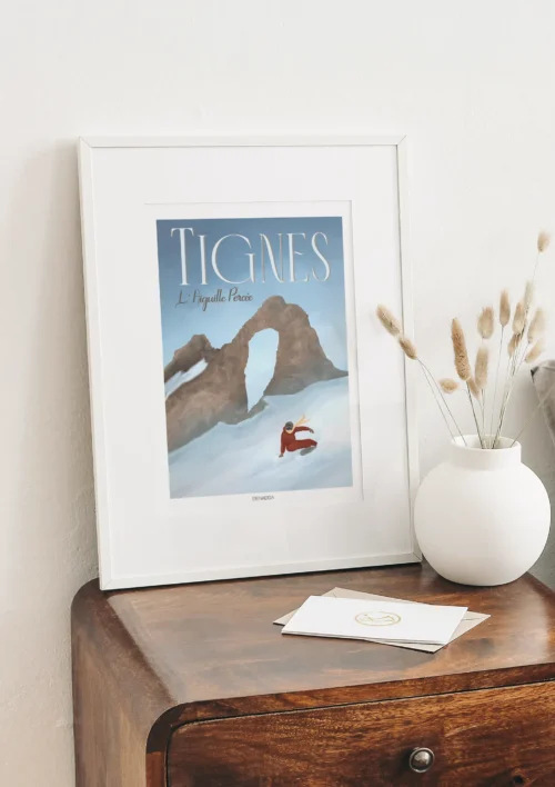 Cadre Tignes "L'Aiguille Percée" Cadre Tignes L’Aiguille Percée avec snowboard et paysage montagne, création Denadda