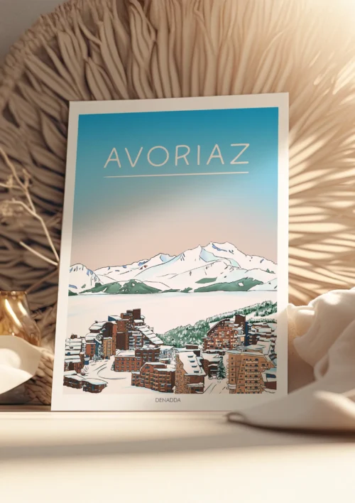 Poster Avoriaz “Village enneigé” Poster Avoriaz village enneigé avec vue sur les montagnes et les bâtiments iconiques de la station de ski au aurore, création Denadda.