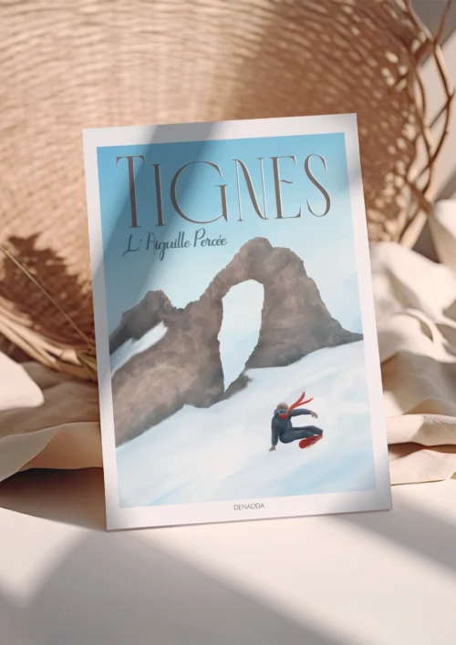 Poster Tignes "L'Aiguille Percée" Poster Tignes L’Aiguille Percée Illustrant un snowboarder devant la formation rocheuse emblématique de Tignes, style Denadda