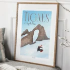 Tableau Tignes L’Aiguille Percée, décoration murale montagne avec snowboarder et paysage alpin, illustration Denadda